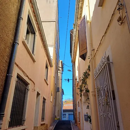 Chambre ,Terrasse, A Dames Exclusivement Women Only Narbonne Exterior photo