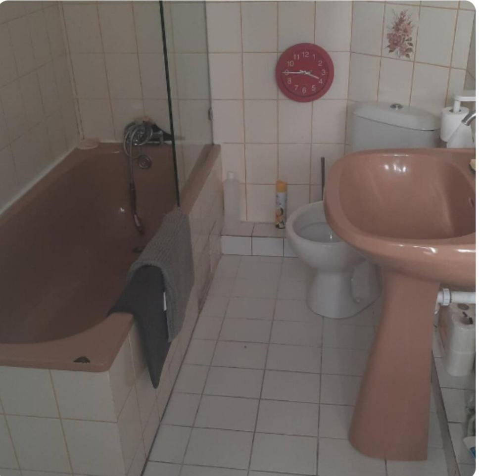 Chambre ,Terrasse, A Dames Exclusivement Women Only Narbonne