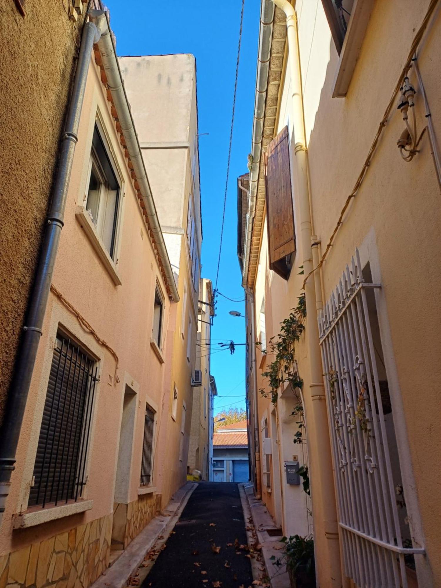Homestay Chambre ,Terrasse, A Dames Exclusivement Women Only Narbonne